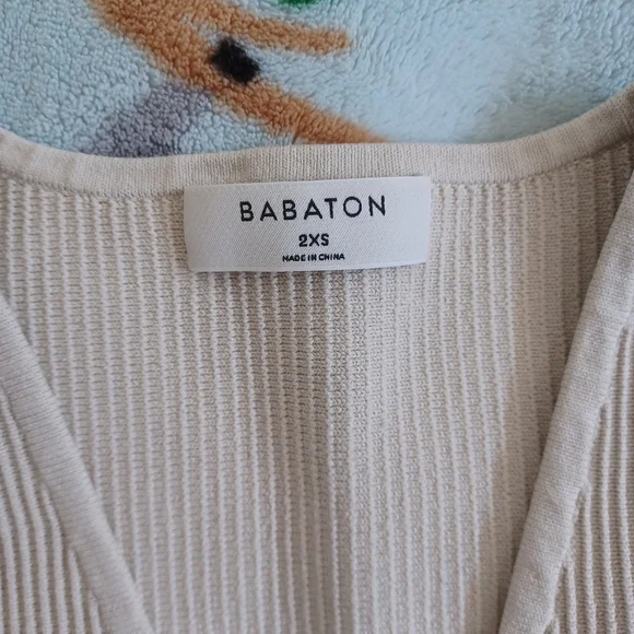 NWOT Aritzia Babaton Sculpt Knit Deep V Tank - Picture 8 of 12